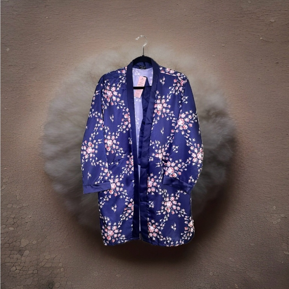 MORGAN LANE X FAB FIT FUN NWT NAVY FLORAL SATIN ROBE. SIZE SMALL